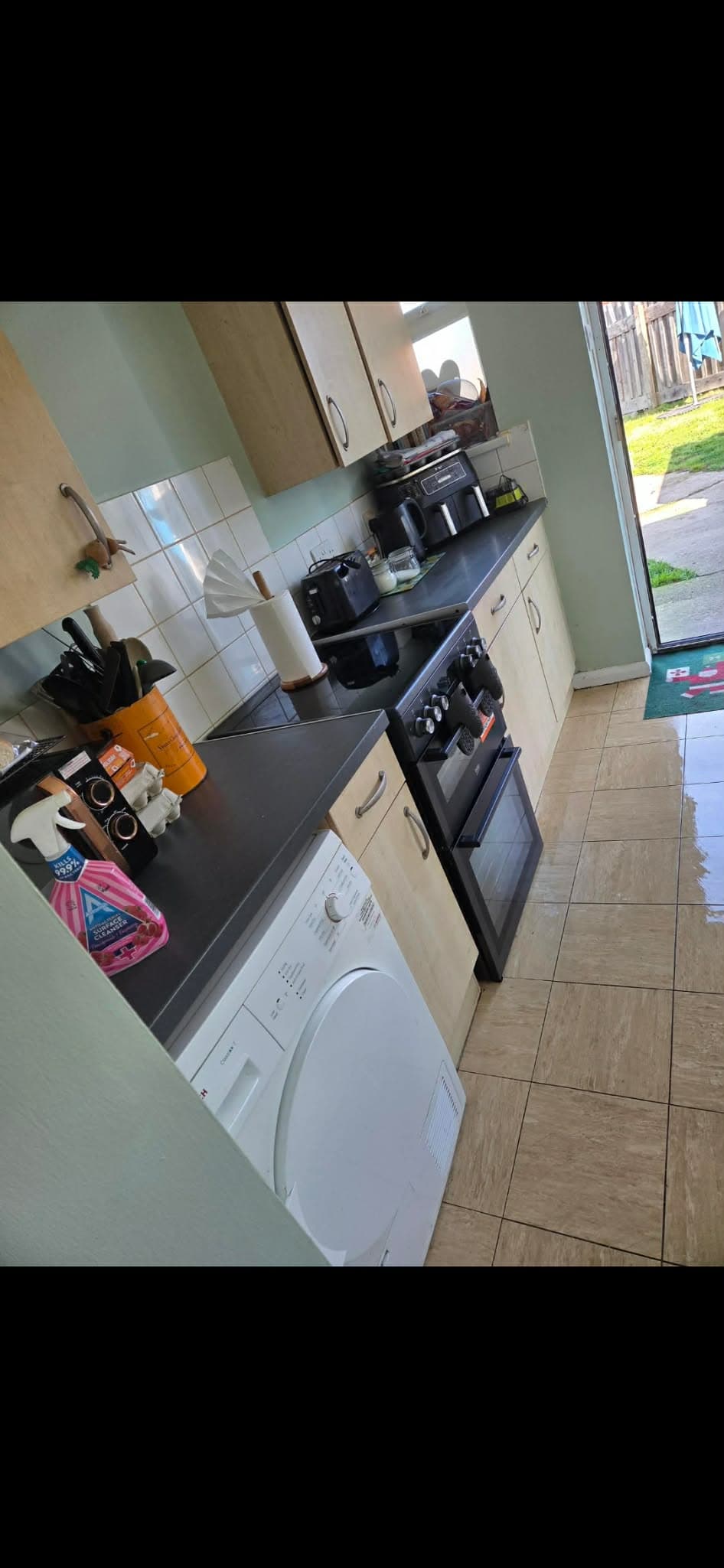 A kitchen in Mansfield cleaned by Kell's Care 2 Clean